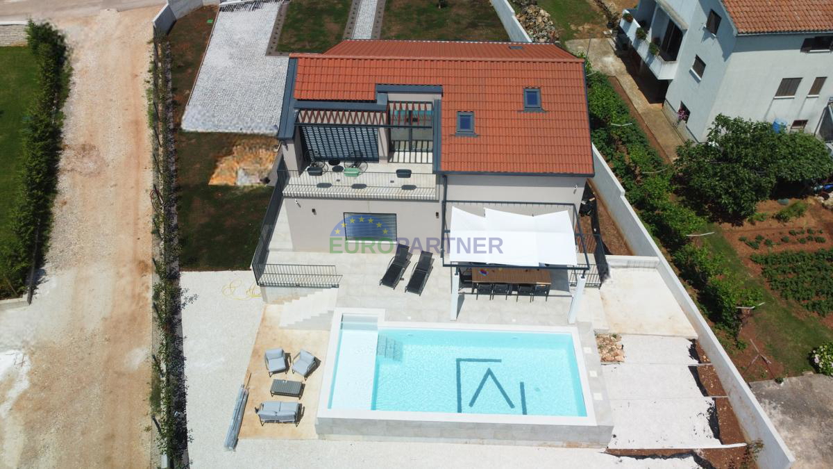 Una bella casa con giardino nel cuore dell&apos;Istria, vicino a Tinjan