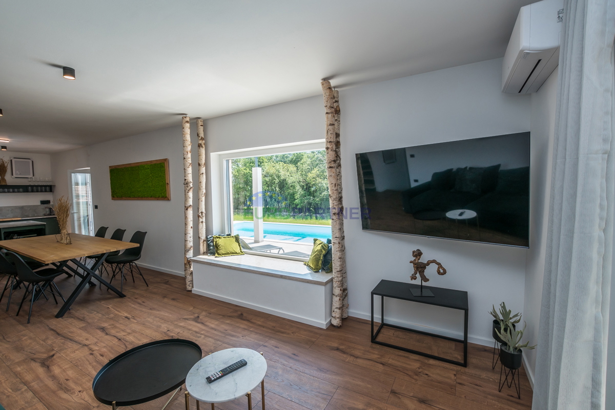 Una bella casa con giardino nel cuore dell&apos;Istria, vicino a Tinjan