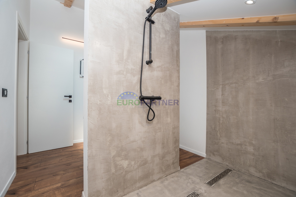 Una bella casa con giardino nel cuore dell&apos;Istria, vicino a Tinjan