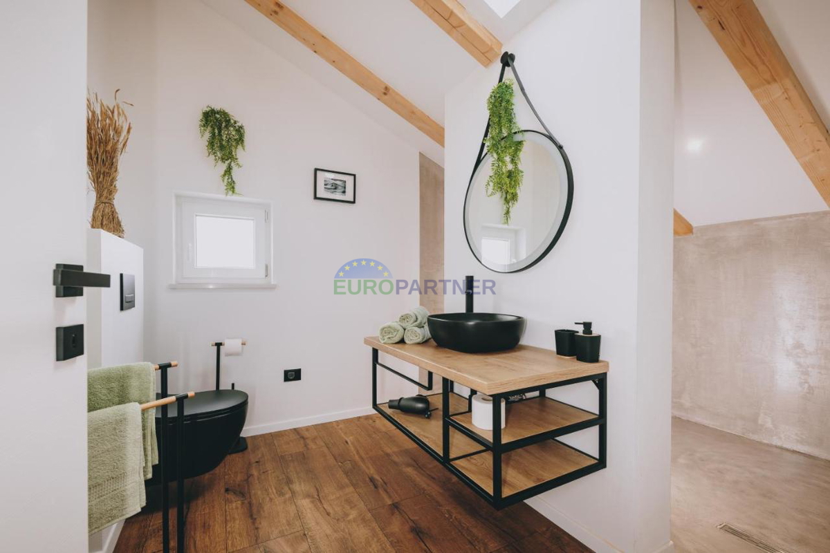 Una bella casa con giardino nel cuore dell&apos;Istria, vicino a Tinjan