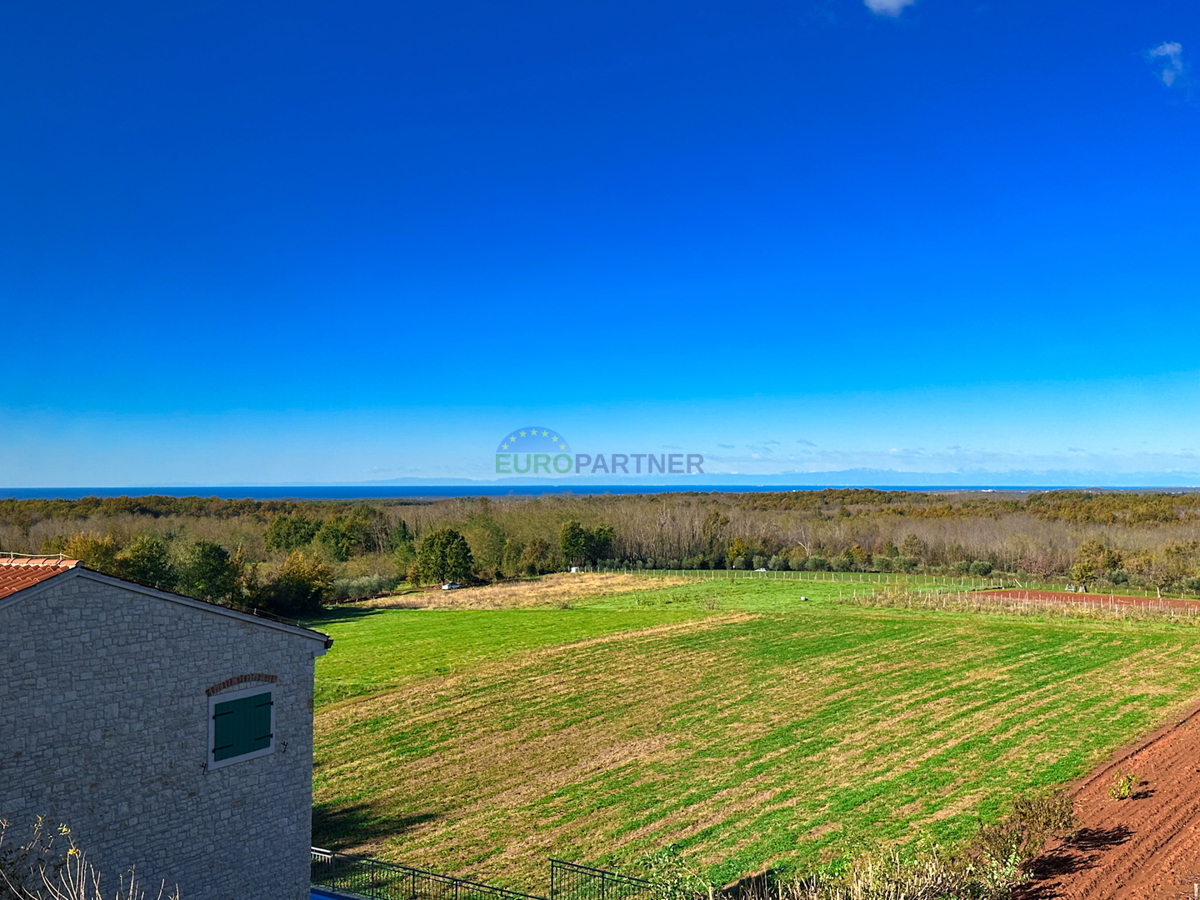 Casa in pietra con vista mare, zona Parenzo