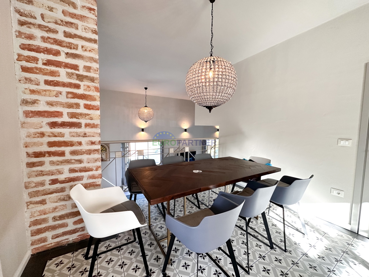 Casa in pietra con vista mare, zona Parenzo