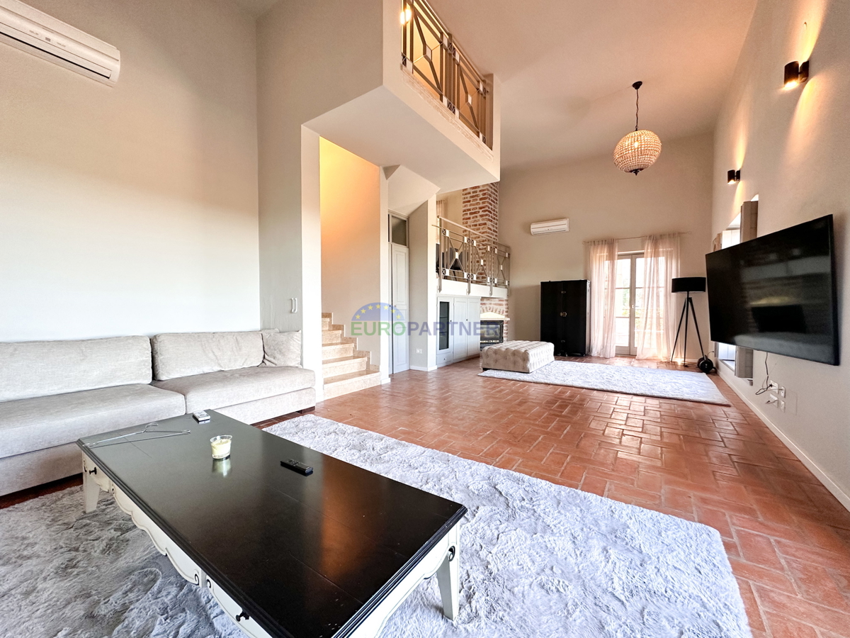 Casa in pietra con vista mare, zona Parenzo