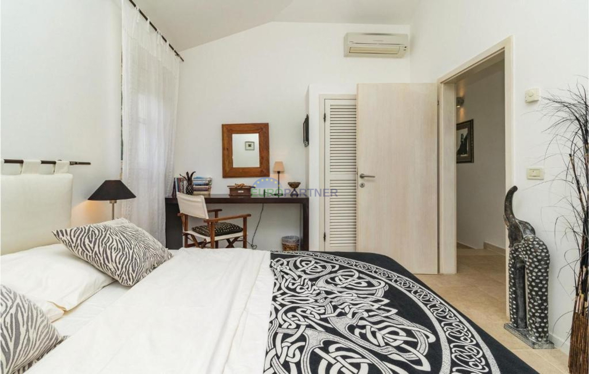 Bellissima villa mediterranea con vista sulla natura, nei dintorni di Poreč.