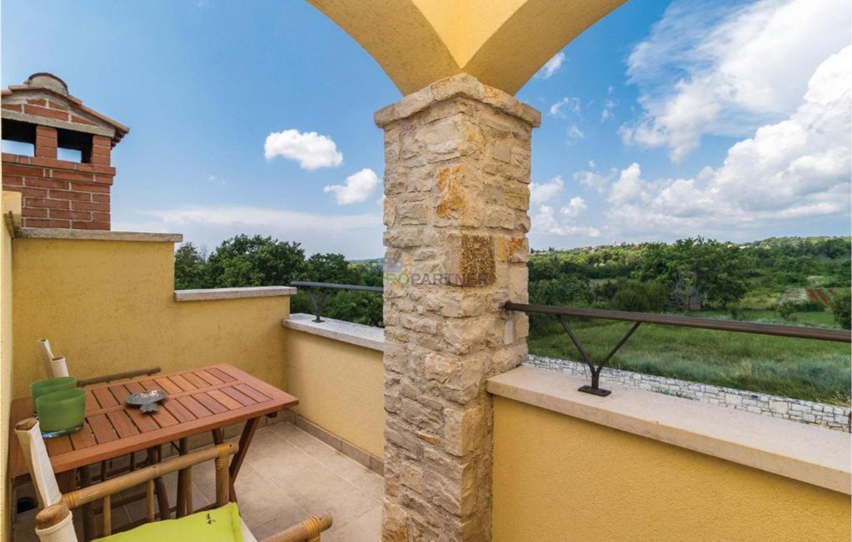 Bellissima villa mediterranea con vista sulla natura, nei dintorni di Poreč.