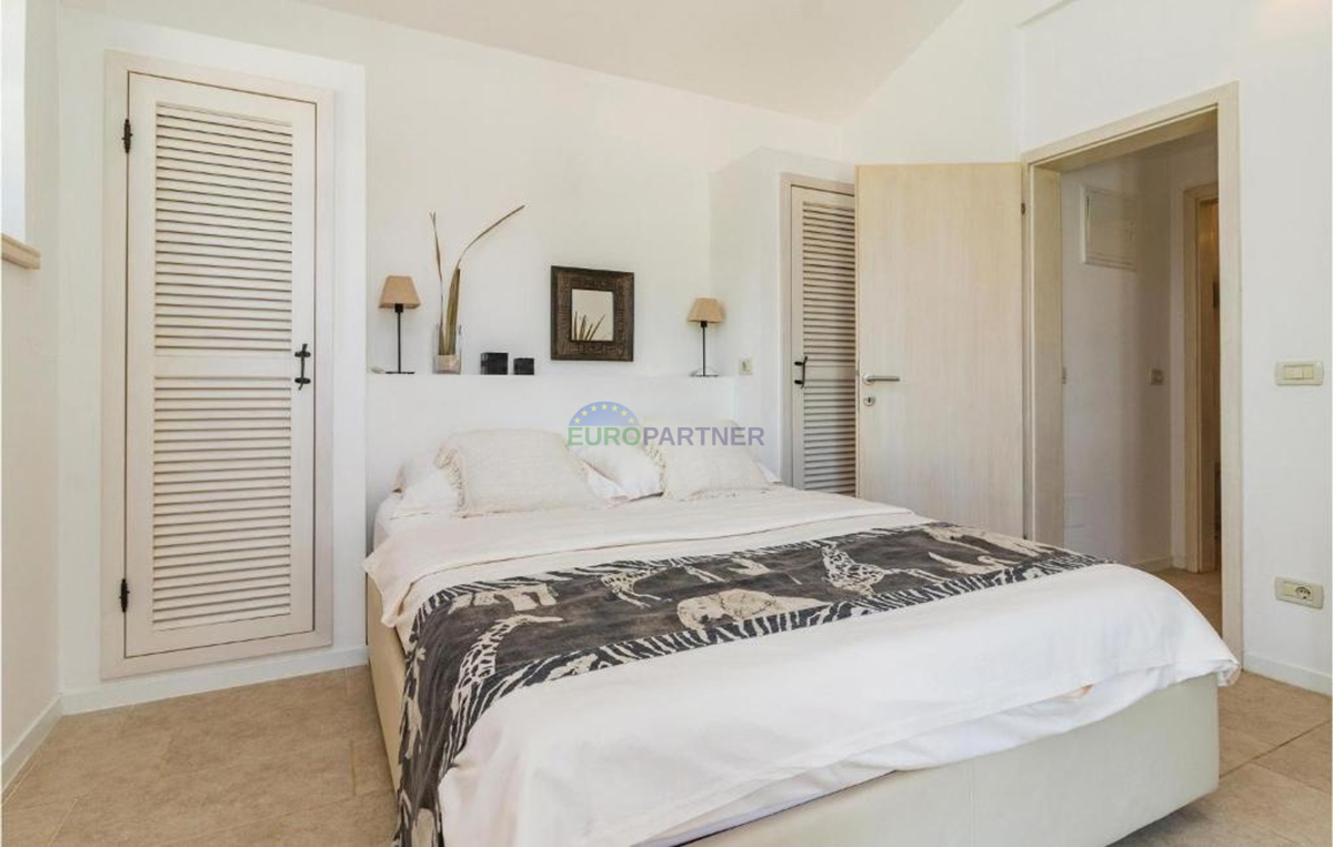 Bellissima villa mediterranea con vista sulla natura, nei dintorni di Poreč.