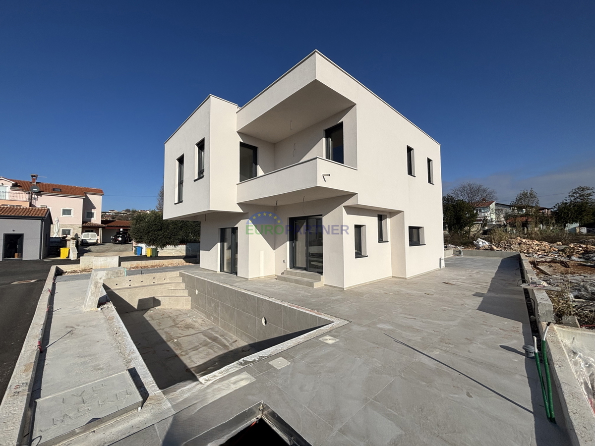 Istria, okolica Poreča, predivna moderna kuća s pogledom na more.