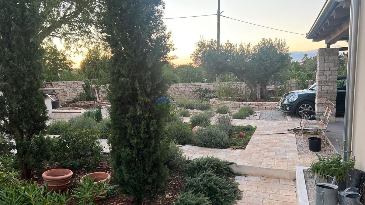 Istria, Svetvičenat, beautiful house with a swimming pool