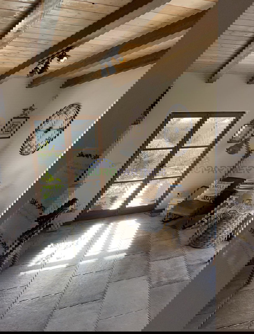 Istria, Svetvičenat, beautiful house with a swimming pool