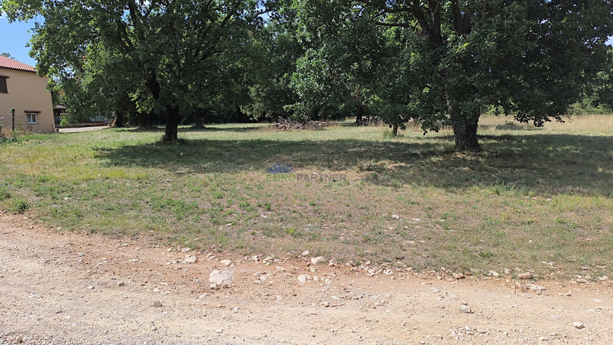 Istria, Višnjan, terreno edificabile con permesso di costruzione ottenuto