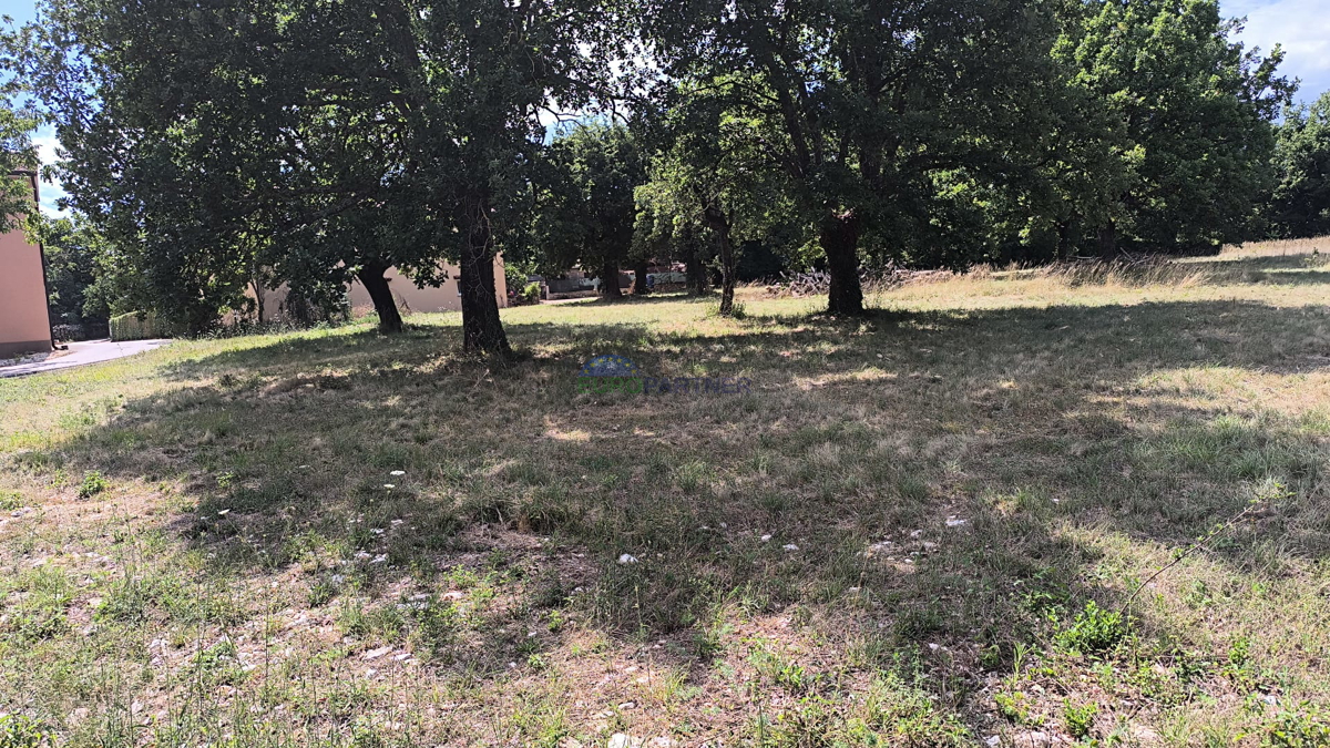 Istria, Višnjan, terreno edificabile con permesso di costruzione ottenuto