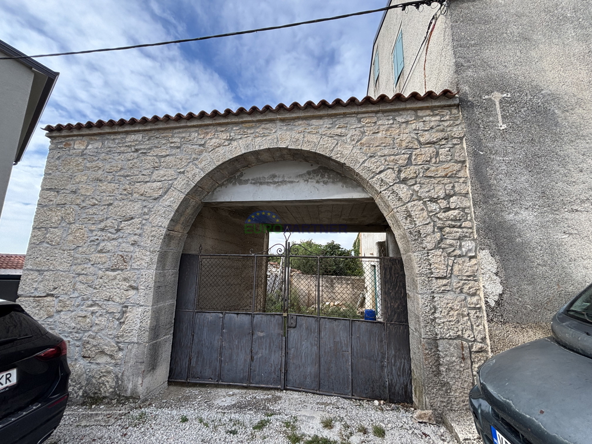 Istra, Vižinada, splendida casa in pietra che aspetta di essere completata secondo i vostri desideri