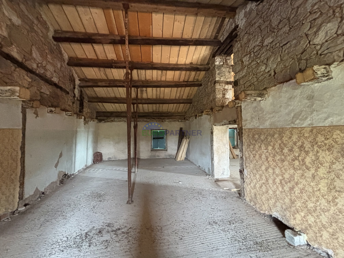 Istra, Vižinada, splendida casa in pietra che aspetta di essere completata secondo i vostri desideri