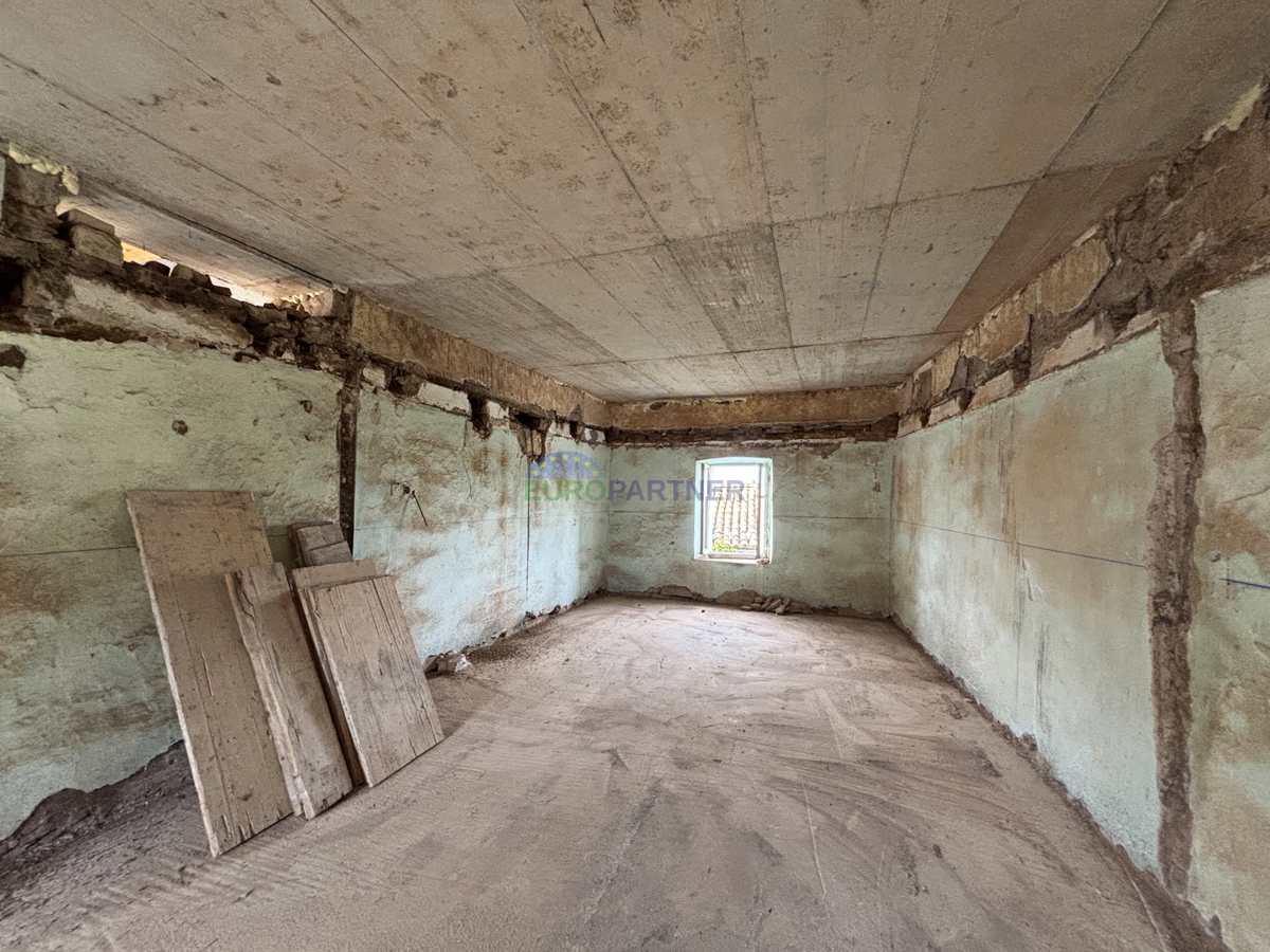 Istra, Vižinada, splendida casa in pietra che aspetta di essere completata secondo i vostri desideri