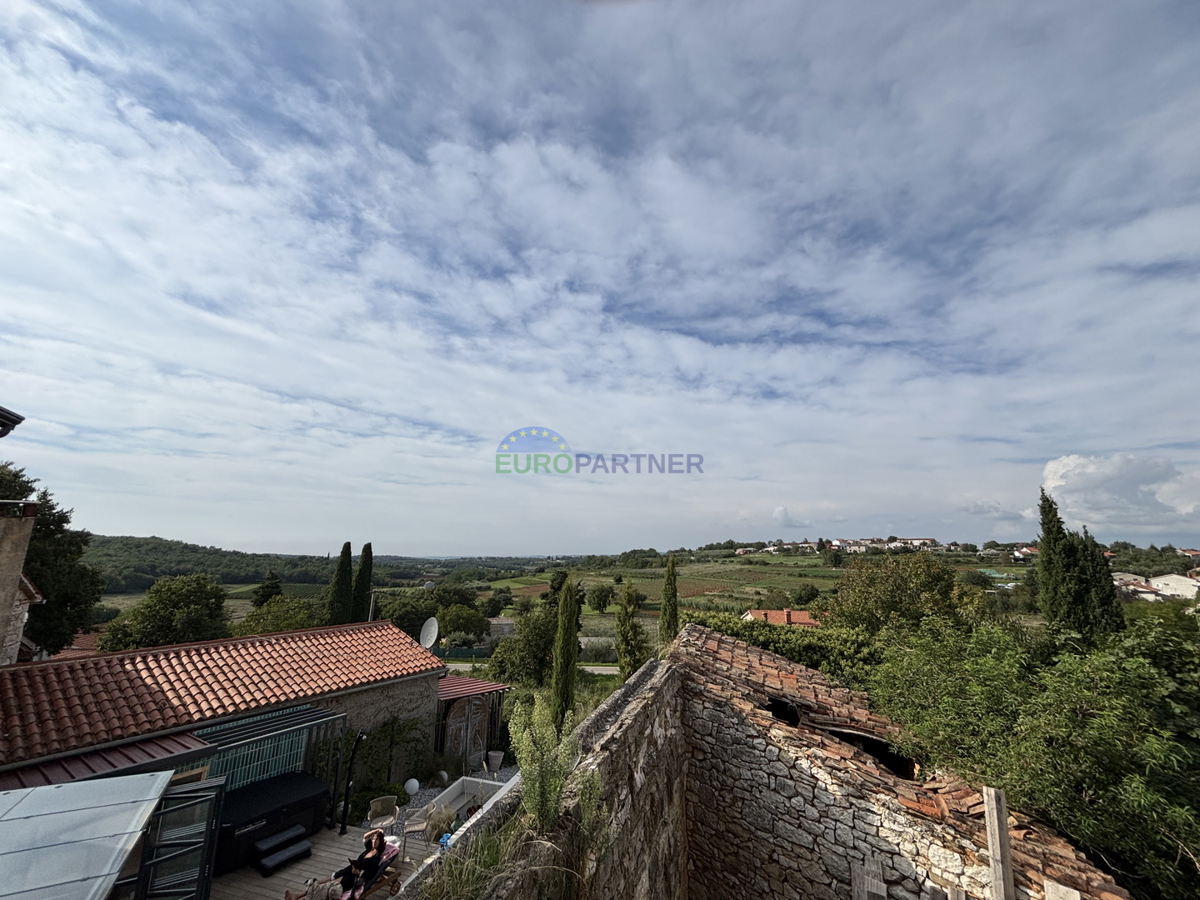 Istra, Vižinada, splendida casa in pietra che aspetta di essere completata secondo i vostri desideri