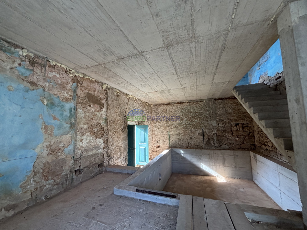 Istra, Vižinada, splendida casa in pietra che aspetta di essere completata secondo i vostri desideri