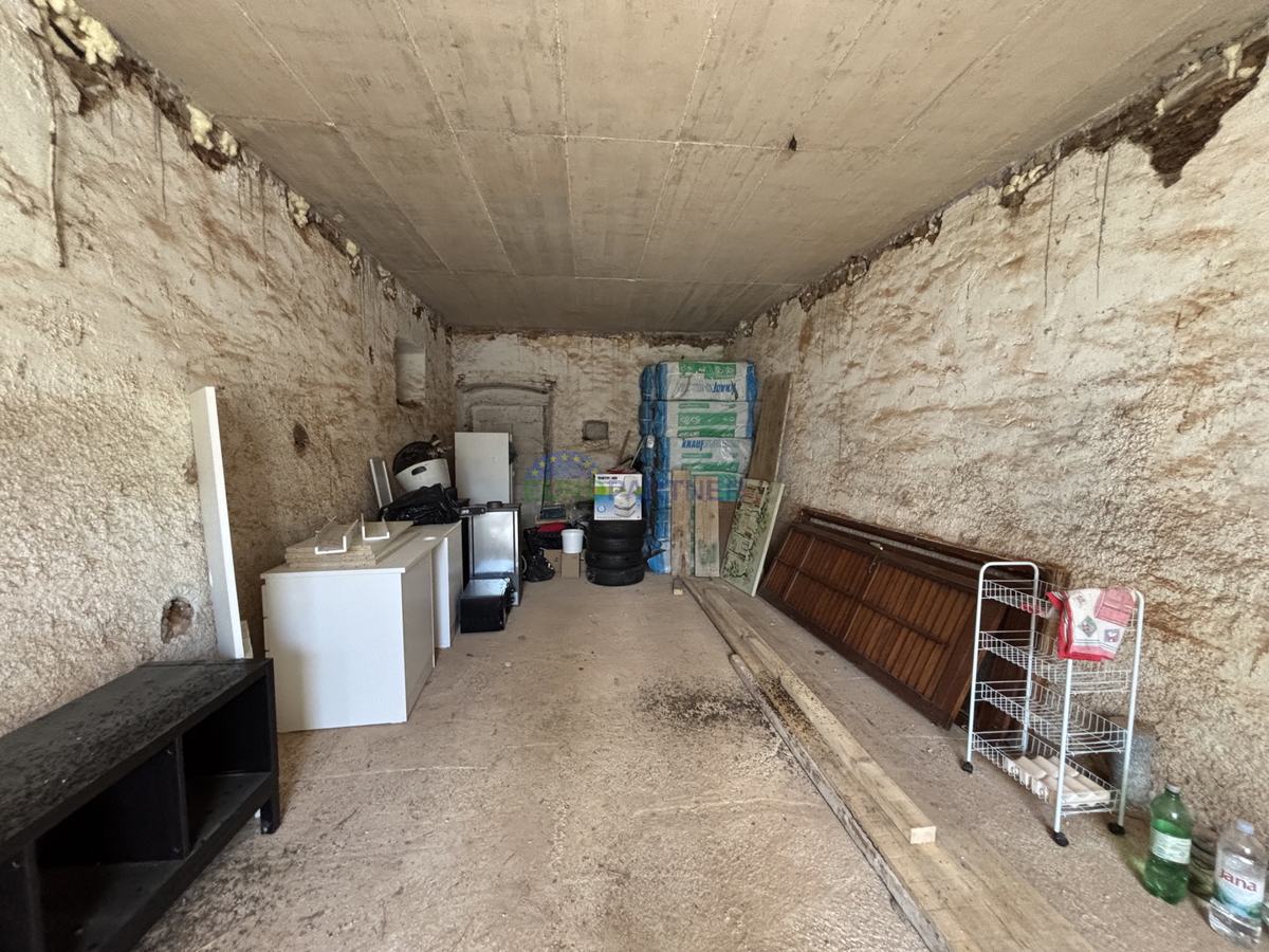 Istra, Vižinada, splendida casa in pietra che aspetta di essere completata secondo i vostri desideri