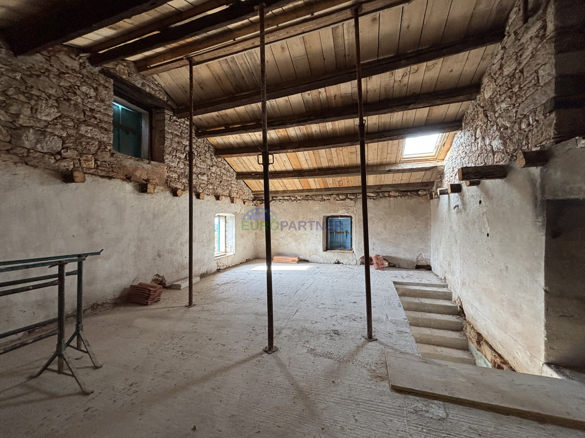 Istra, Vižinada, splendida casa in pietra che aspetta di essere completata secondo i vostri desideri