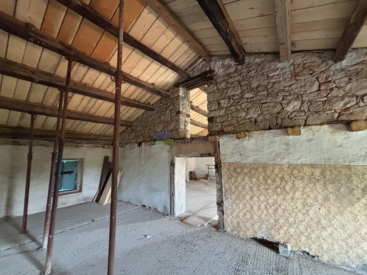 Istra, Vižinada, splendida casa in pietra che aspetta di essere completata secondo i vostri desideri