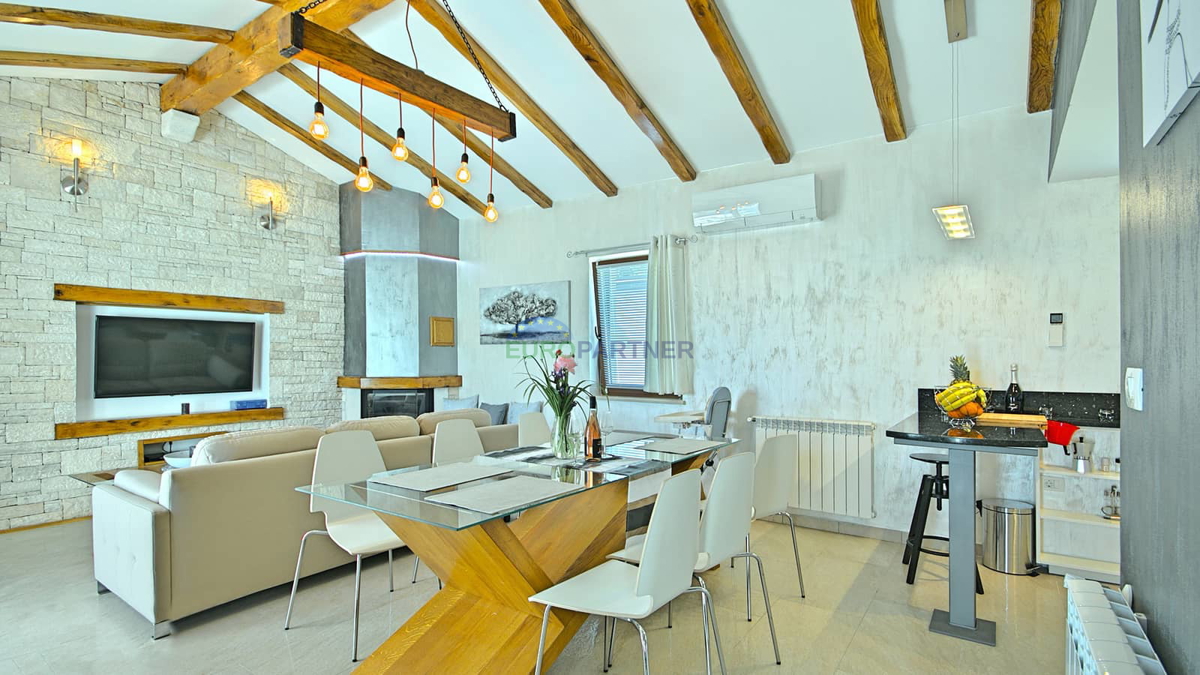 Istra, Novigrad, villa con piscina in ottima posizione