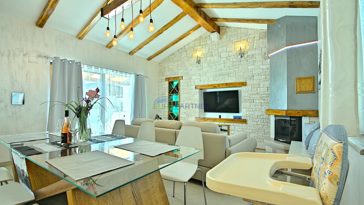 Istra, Novigrad, villa con piscina in ottima posizione