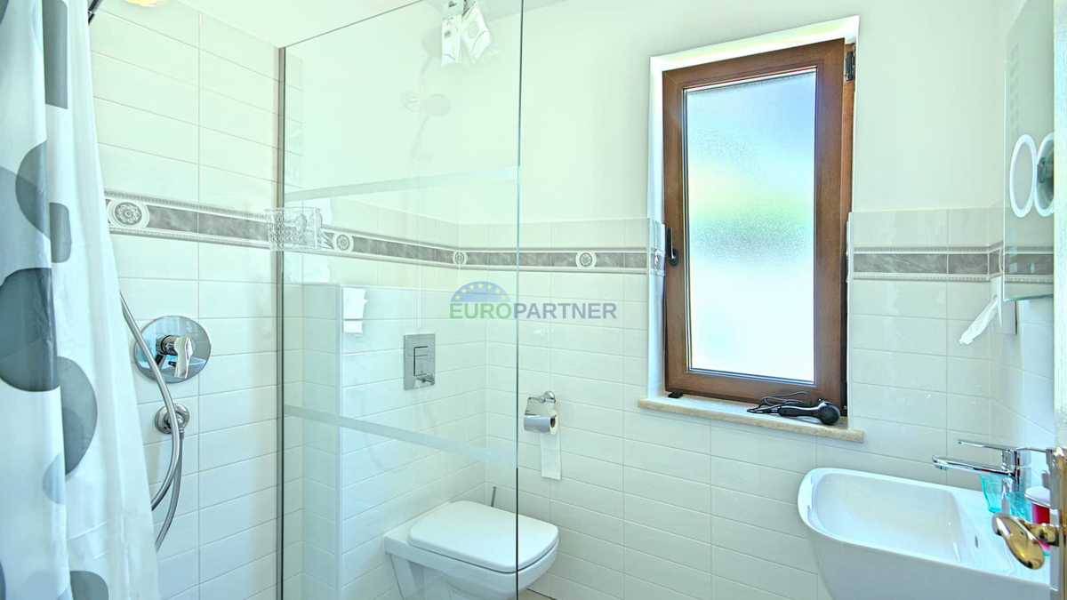 Istra, Novigrad, villa con piscina in ottima posizione