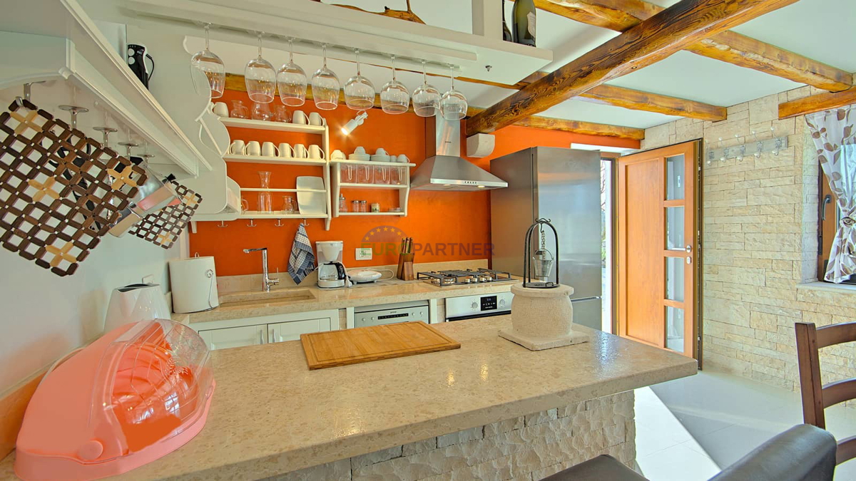 Istra, Novigrad, villa con piscina in ottima posizione