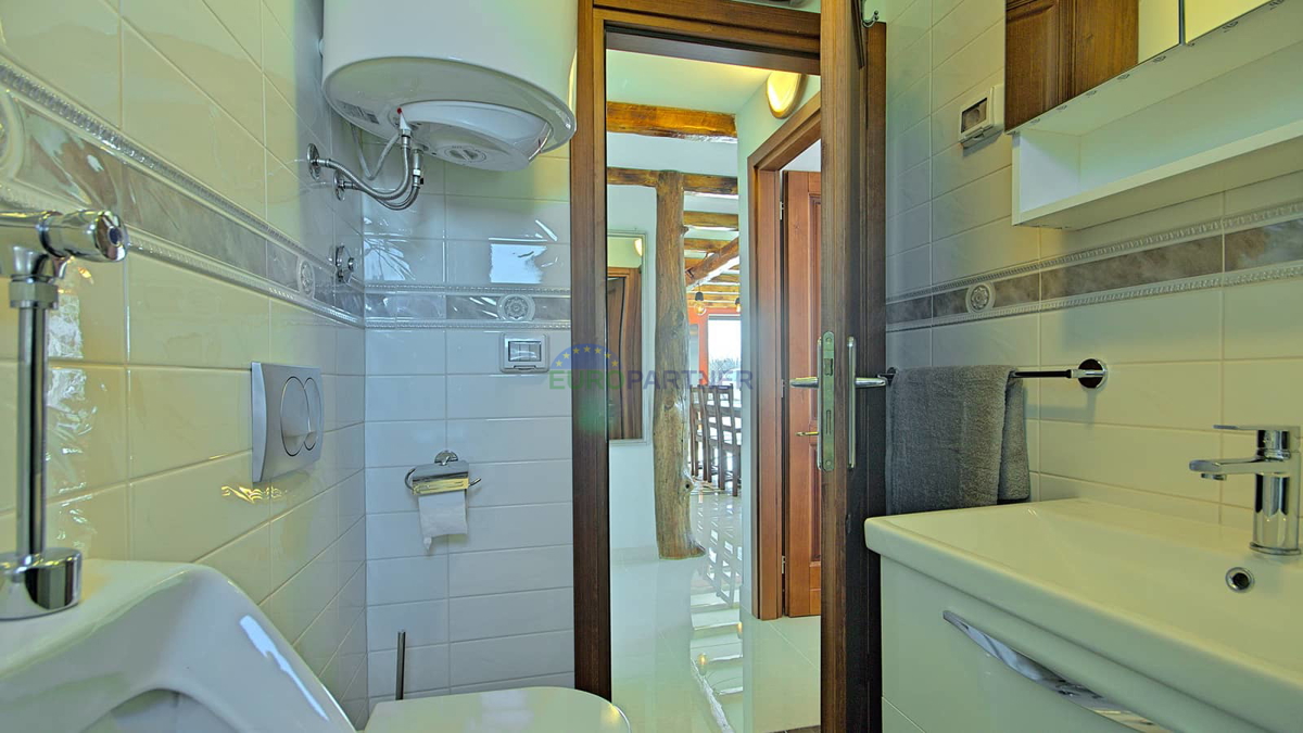 Istra, Novigrad, villa con piscina in ottima posizione