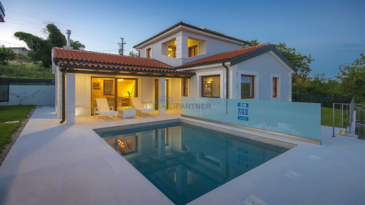 Istra, Novigrad, villa con piscina in ottima posizione