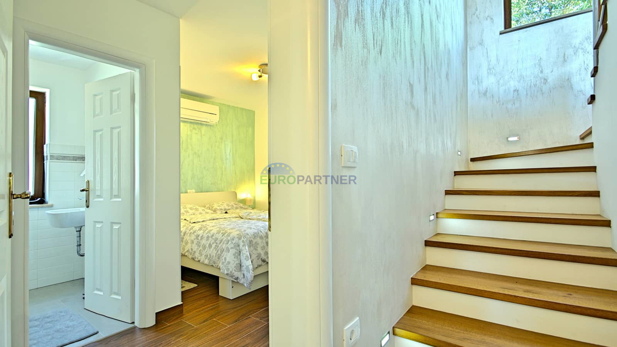 Istra, Novigrad, villa con piscina in ottima posizione