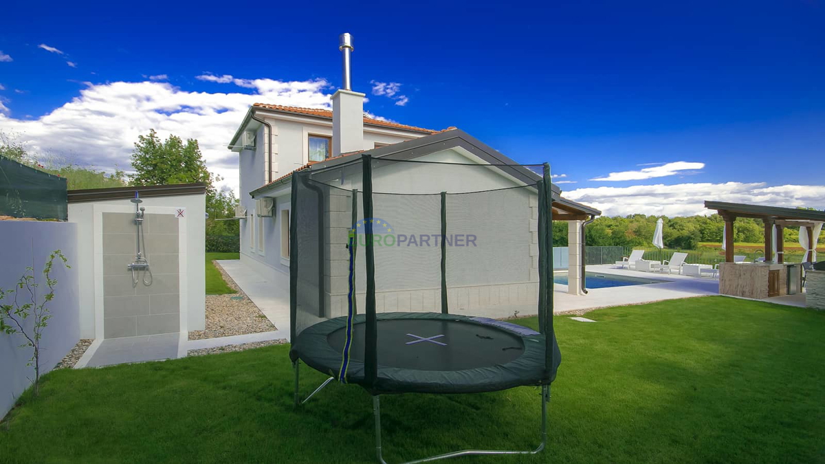 Istra, Novigrad, villa con piscina in ottima posizione