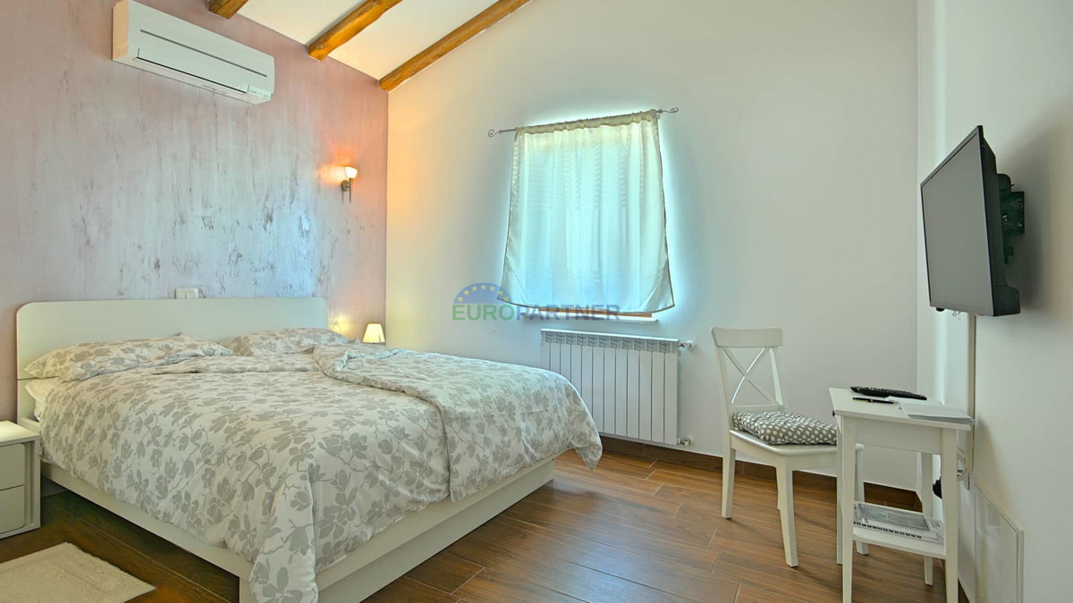 Istra, Novigrad, villa con piscina in ottima posizione