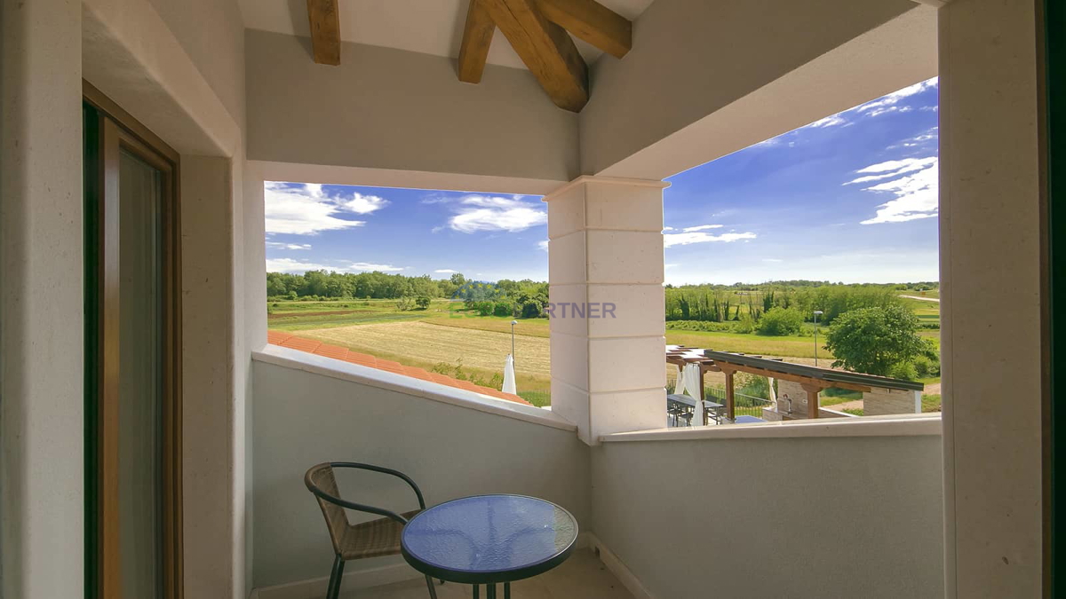 Istra, Novigrad, villa con piscina in ottima posizione