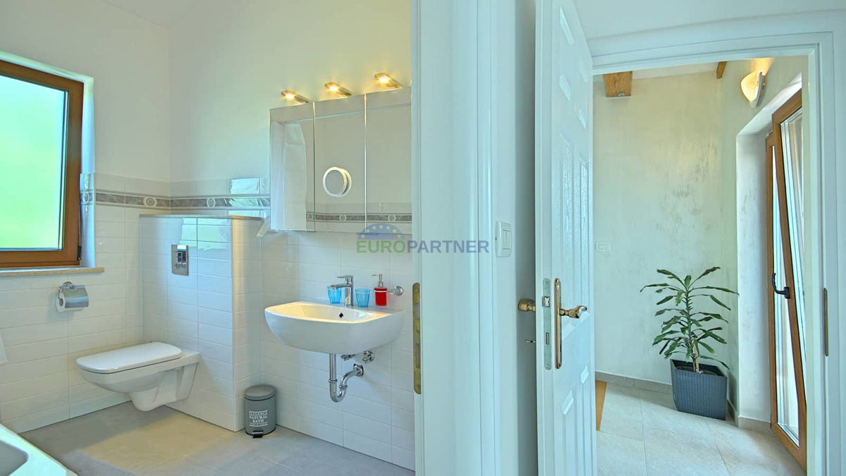 Istra, Novigrad, villa con piscina in ottima posizione