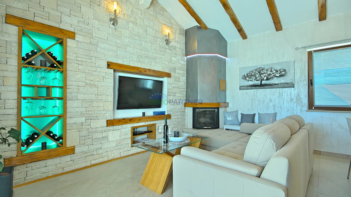 Istra, Novigrad, villa con piscina in ottima posizione