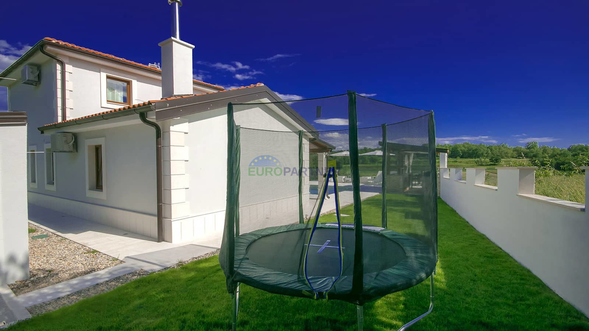 Istra, Novigrad, villa con piscina in ottima posizione