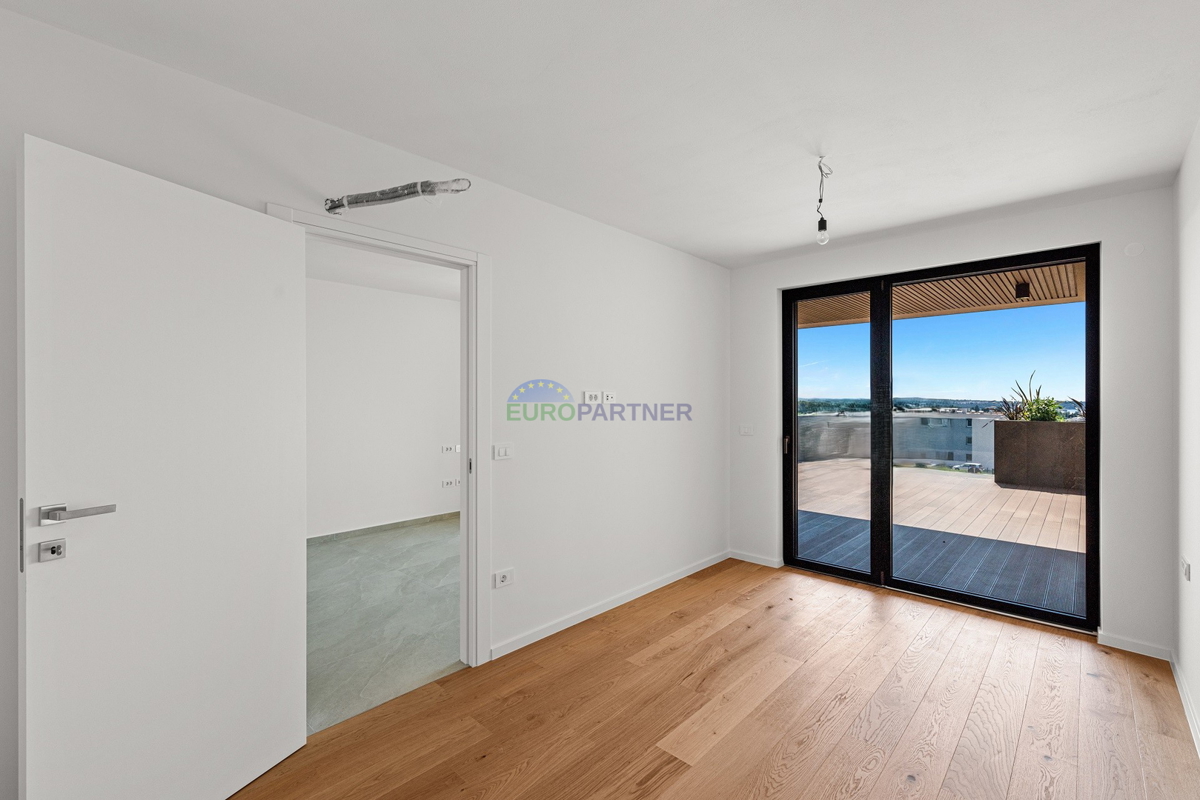 Istra, Novigrad, moderno appartamento al primo piano