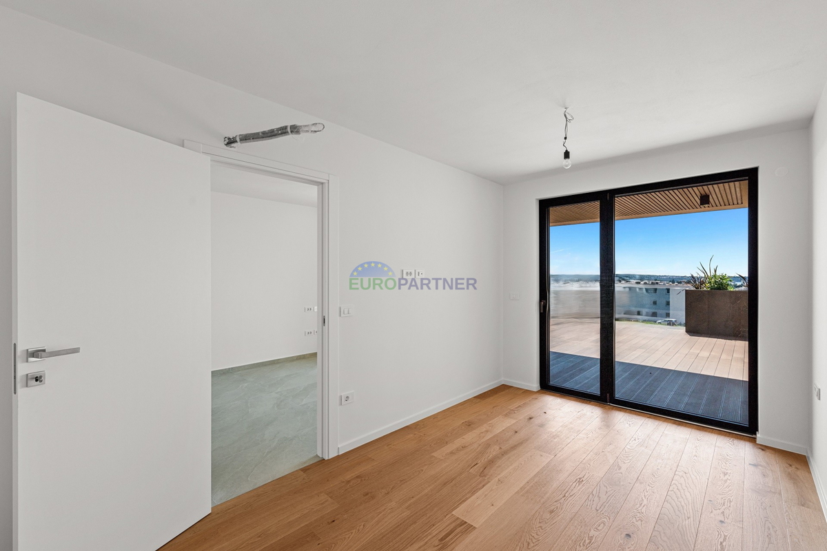 Istra, Novigrad, moderno appartamento al primo piano