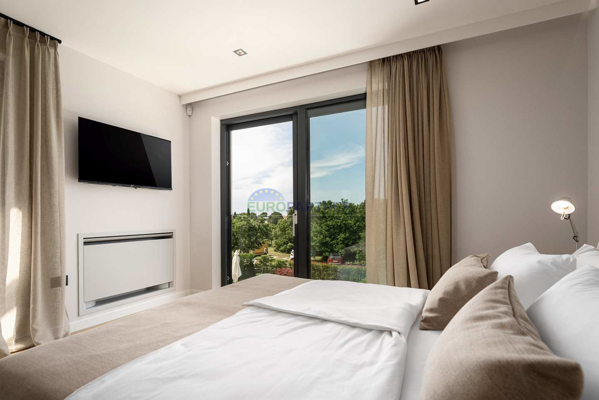 Villa moderna con vista mare, Parenzo, a 900 metri dal mare