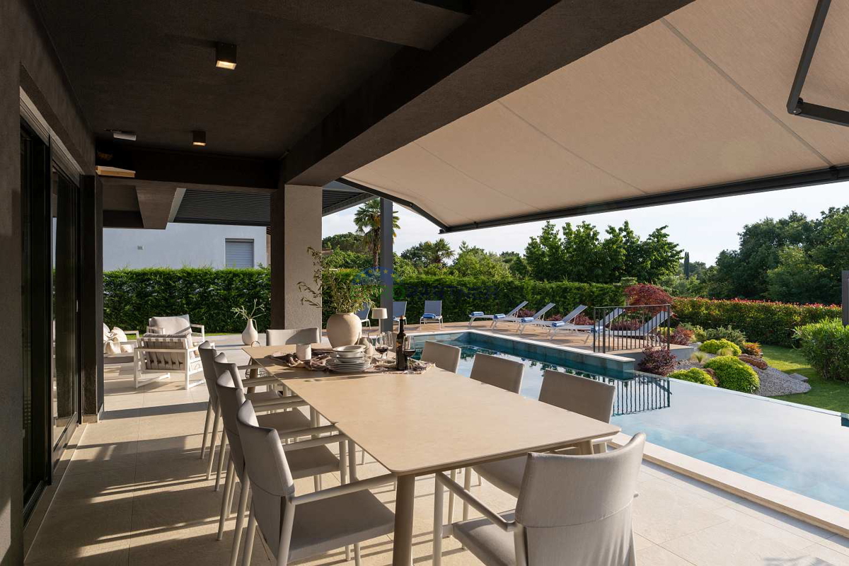 Villa moderna con vista mare, Parenzo, a 900 metri dal mare