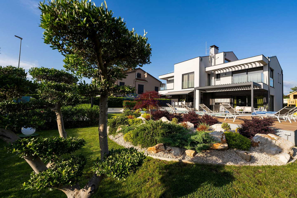 Villa moderna con vista mare, Parenzo, a 900 metri dal mare