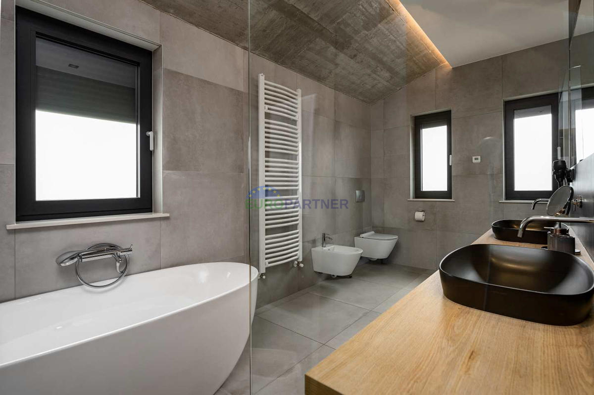 Villa moderna con vista mare, Parenzo, a 900 metri dal mare