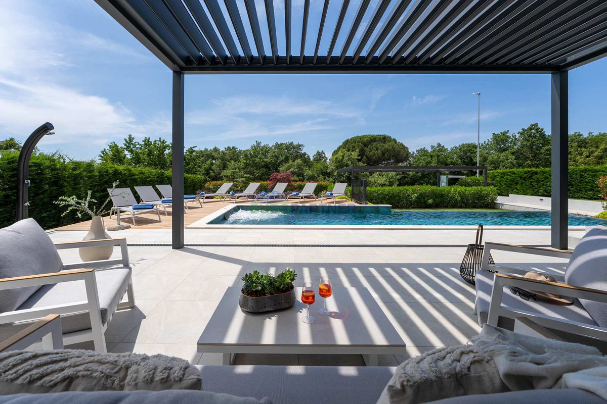 Villa moderna con vista mare, Parenzo, a 900 metri dal mare