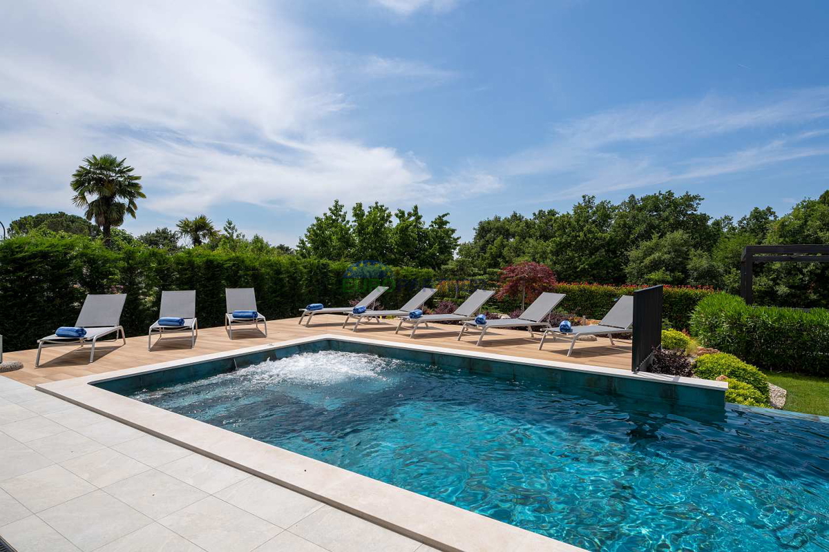 Villa moderna con vista mare, Parenzo, a 900 metri dal mare