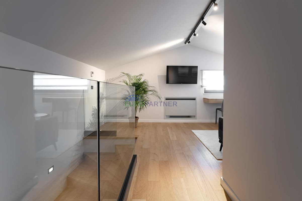 Villa moderna con vista mare, Parenzo, a 900 metri dal mare