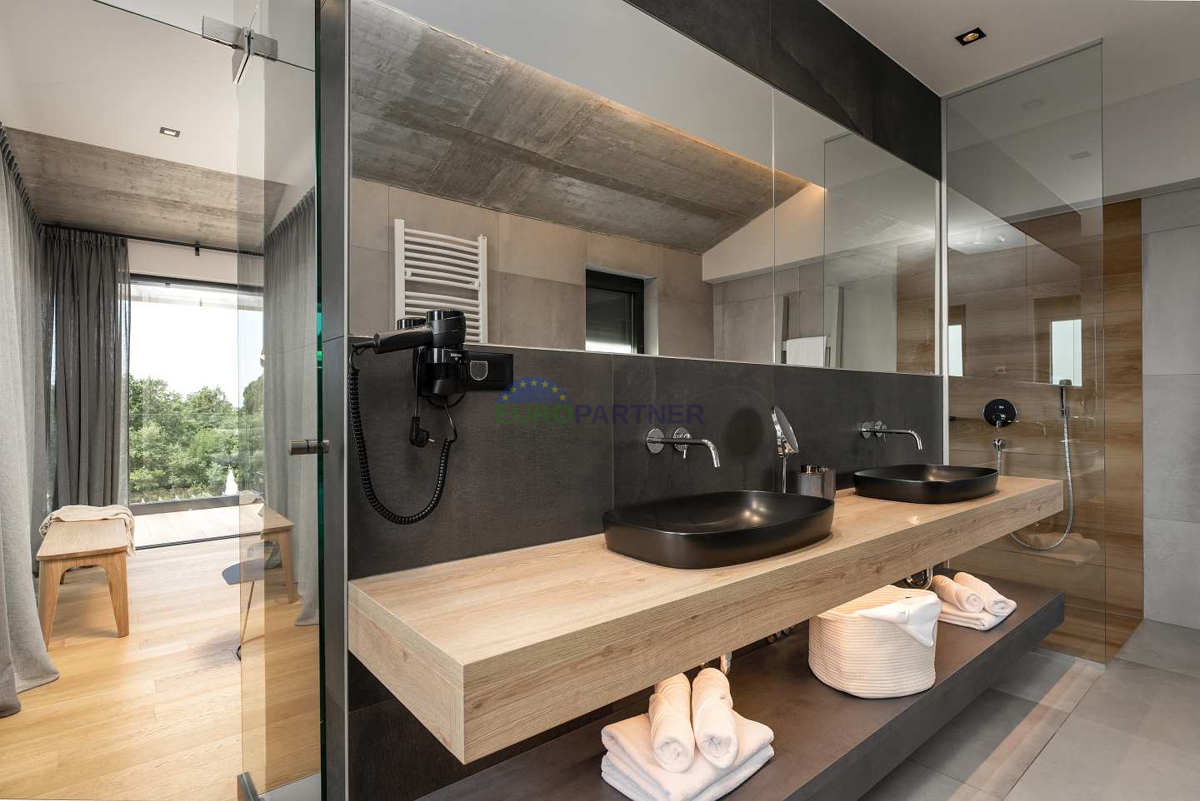 Villa moderna con vista mare, Parenzo, a 900 metri dal mare