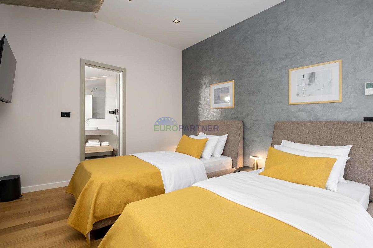 Villa moderna con vista mare, Parenzo, a 900 metri dal mare