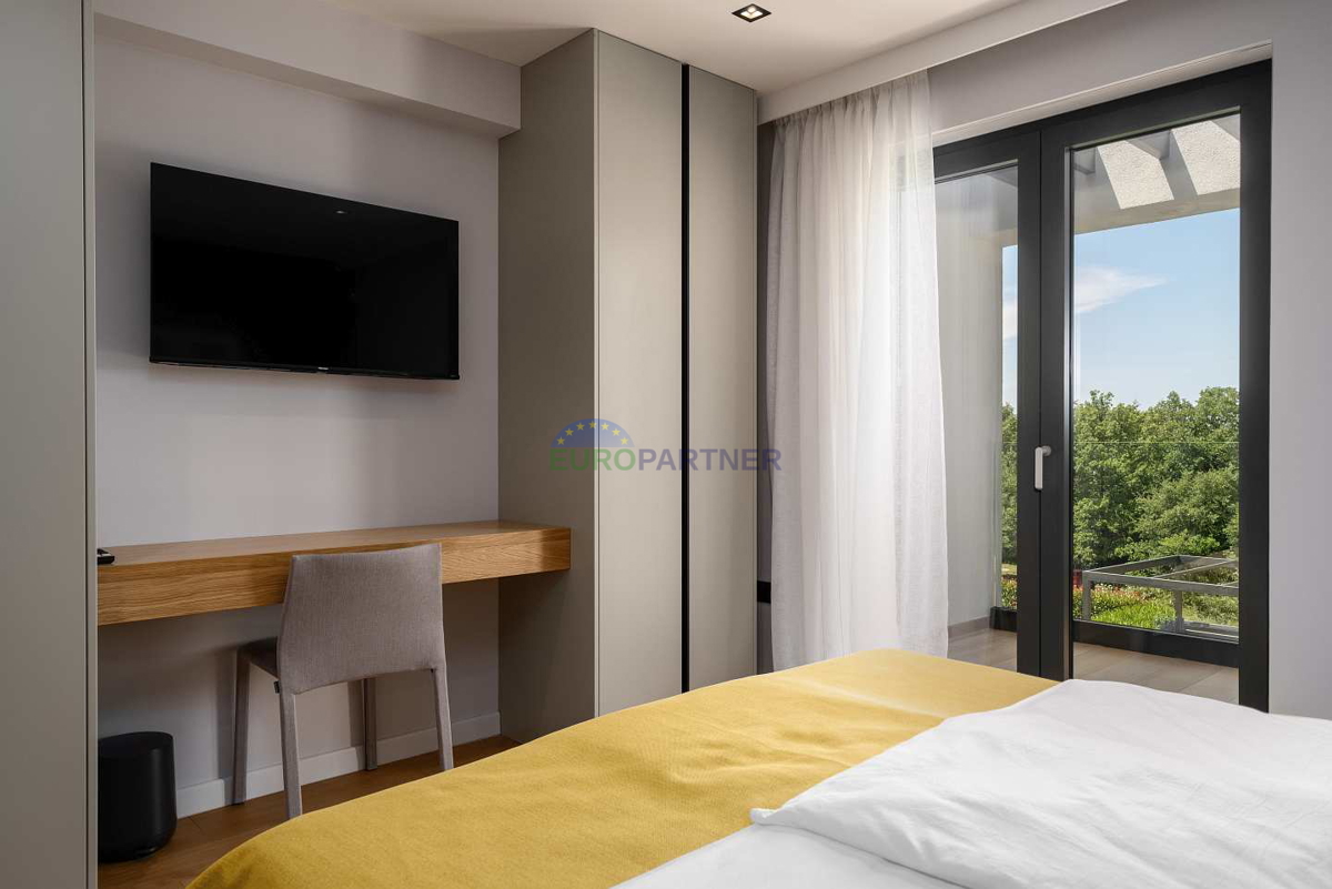 Villa moderna con vista mare, Parenzo, a 900 metri dal mare