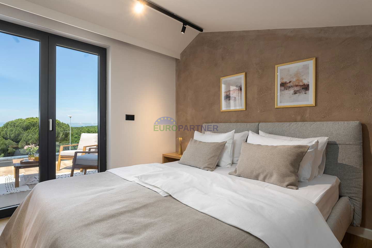 Villa moderna con vista mare, Parenzo, a 900 metri dal mare