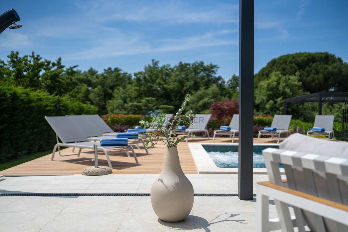 Villa moderna con vista mare, Parenzo, a 900 metri dal mare